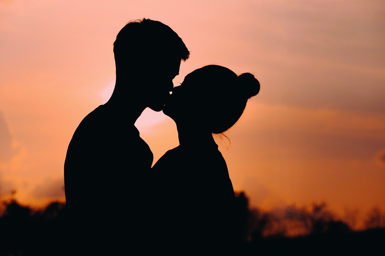 couple, kiss, sunset-6615590.jpg